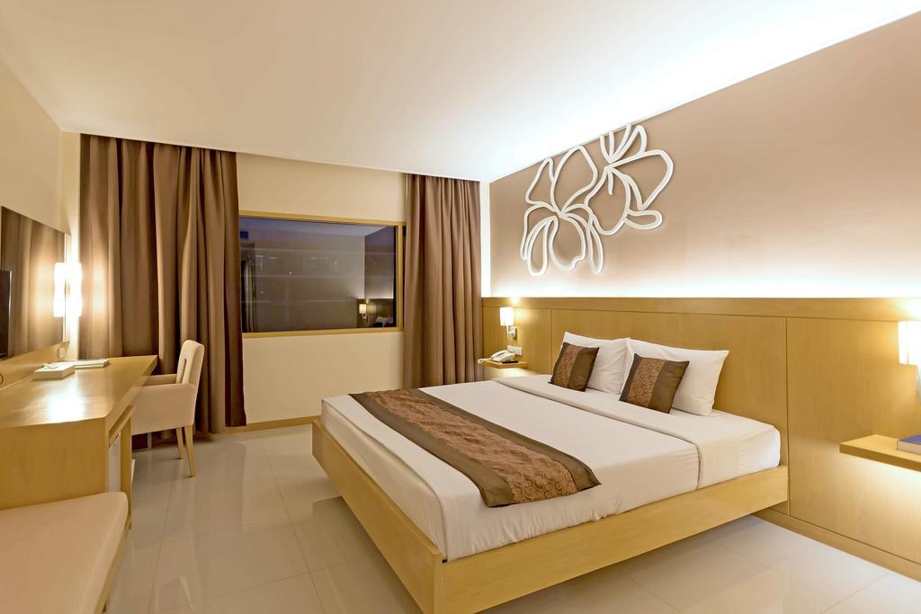 Navarat Heritage Hotel Kamphaeng Phet Exterior foto