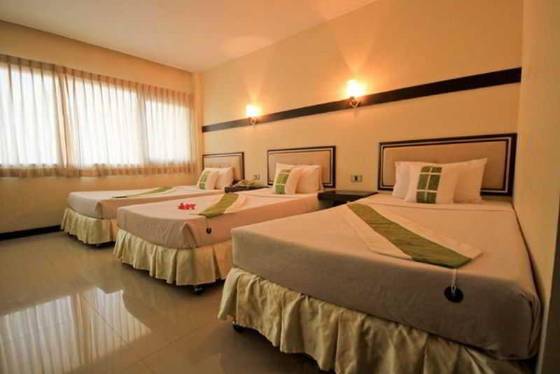 Navarat Heritage Hotel Kamphaeng Phet Exterior foto