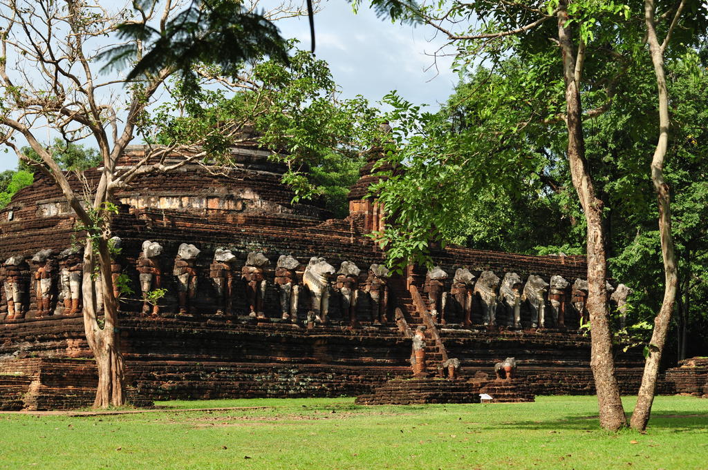 Navarat Heritage Hotel Kamphaeng Phet Exterior foto